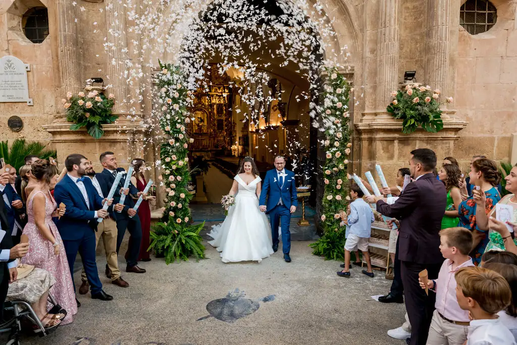 recien casados confeti arroz